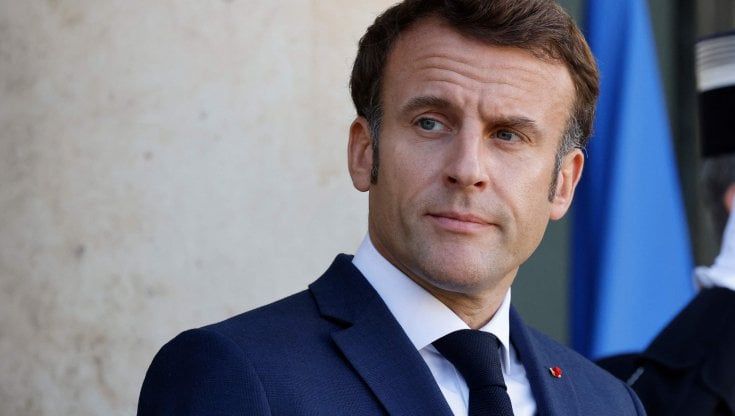 Parigi 2024, lo show sulla Senna e sotto la Tour Eiffel. Ma Macron  non vuole sprechi