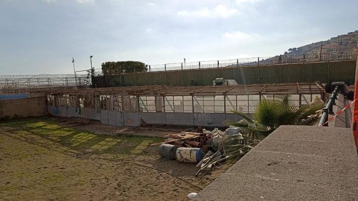 Spiaggia di largo Sermoneta, sarà abbattuta la veranda abusiva dell’ex cantiere Di Pinto