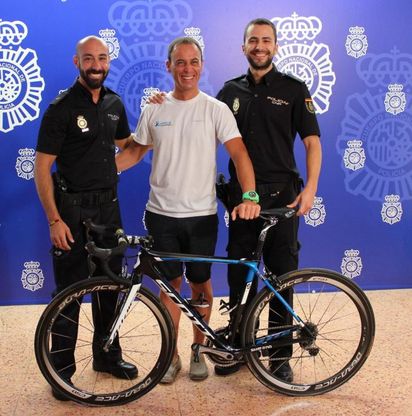 Vuelta, polizia ritrova bici rubata in negozio dell'usato: valeva 12mila euro, in vendita a 120