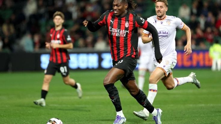 Milan macchina da gol: 9-0 al Perth Glory, doppiette di Leao e Okafor