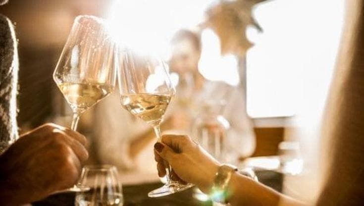 Il vino? Me lo dealcolo “in casa”: arriva il mini macchinario. Anche fai da te