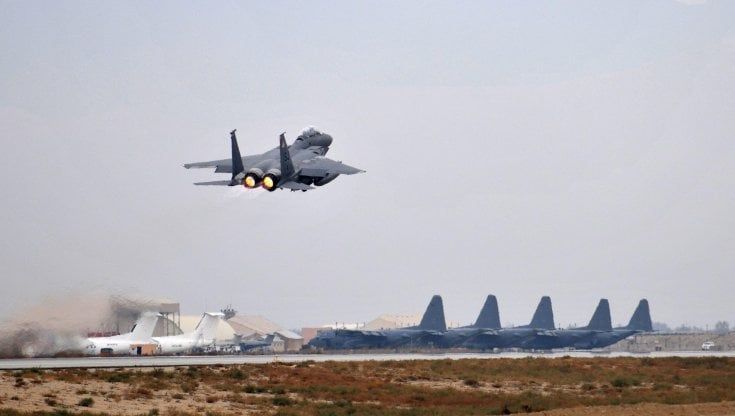Afghanistan, truppe Usa e Nato lasciano la base aerea di Bagram