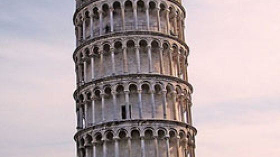 Pisa, malore sulla Torre pendente: morto un turista 