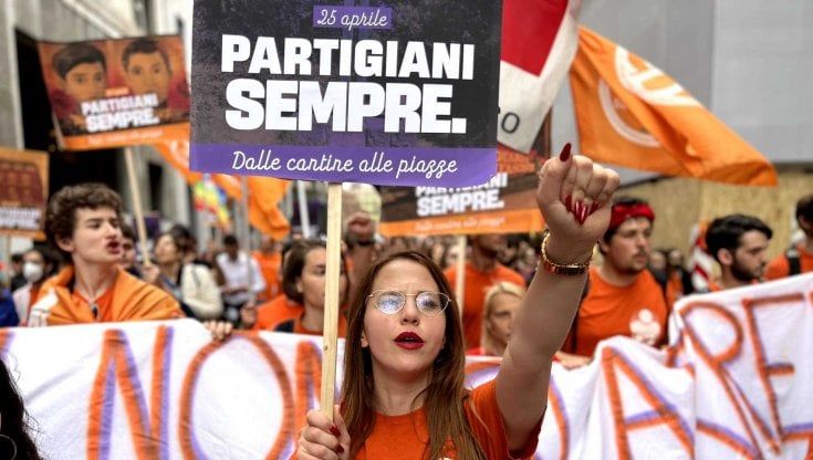 La 24enne Tiziana Elli e il 72enne figlio di deportati Dario Venegoni: "Il nostro 25 Aprile, partigiani e antifascisti sempre"