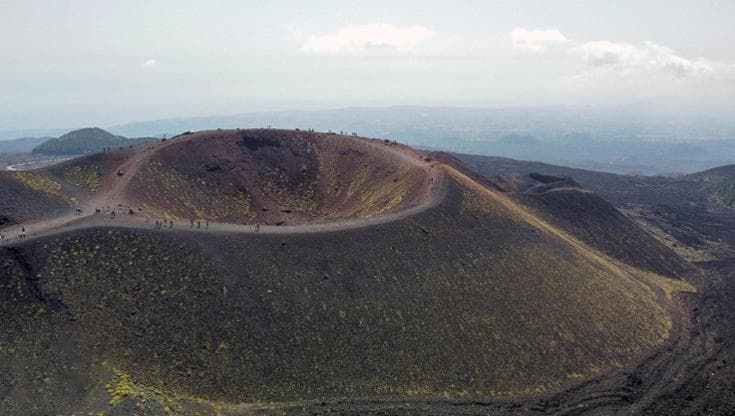 Etna, un biglietto di 5 euro per i Crateri Silvestri. Interrogazione all’Ars per la revoca