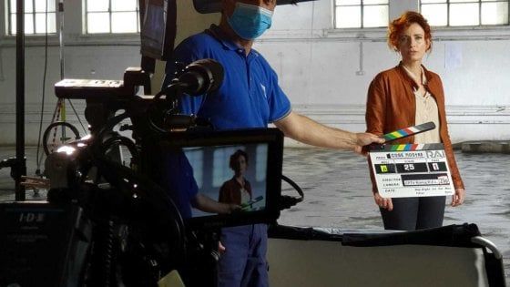 Rai, ascolti da prima serata per "Cose nostre". Ma gli intrecci mafia-politica e le storie delle vittime vanno in seconda serata
