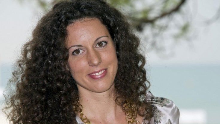 Silvia Avallone: "Elisa e Bea siamo noi, intrappolati tra parole e belle foto"