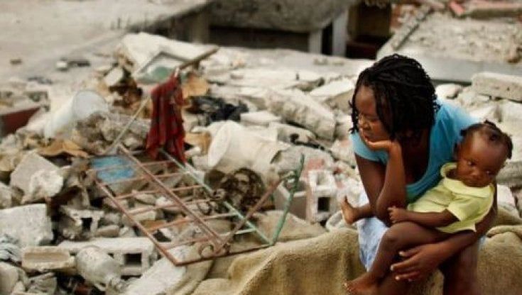 Haiti, i morti per il terremoto sono 1.419 e quasi 7.000 i feriti, gli ospedali sono saturi: un popolo che sembra vittima di una maledizione perenne