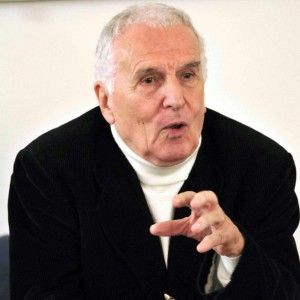 Garattini: "L'industria farmaceutica fa i suoi interessi, lo Stato deve difenderci"