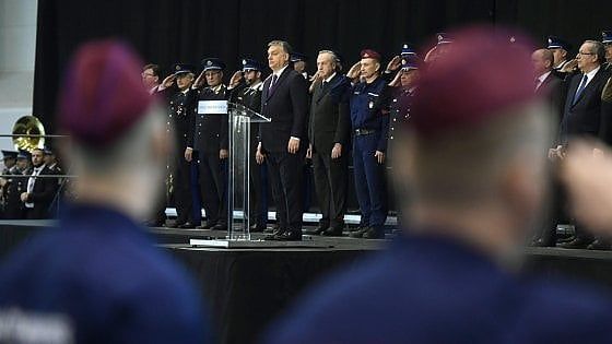 Ungheria, schiaffo di Orban alla Ue: migranti in detenzione durante pratica richiesta asilo