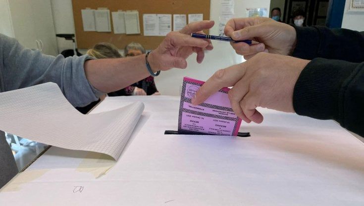 Lotta all'astensionismo, al via la campagna "Esci la X"