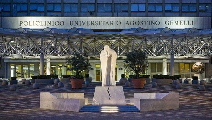 Bimbo resta ustionato dal brodo bollente, elitrasportato in elicottero al policlinico Gemelli