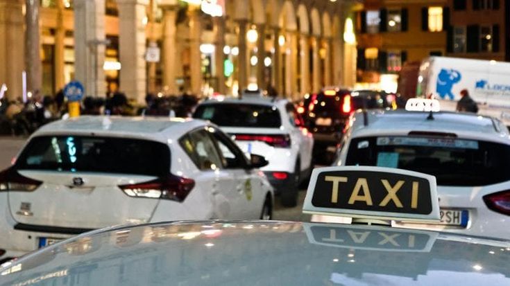 Turismo in crescita a Genova e movida: i taxi di notte non bastano mai