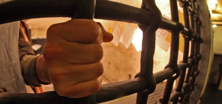 Oltre le sbarre: "Detenuti che fanno gli attori? Non è utopia, né terapia. È teatro"