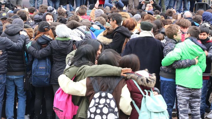Il mondo dei giovani "Squali" dove chi si ferma è perduto