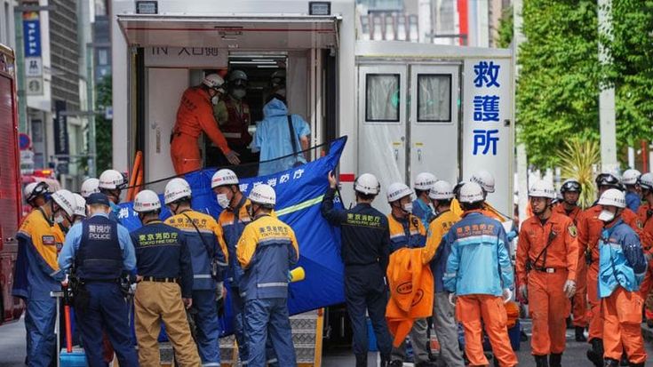 Tokyo, “Sostanza tossica”: 20 feriti in un mall nel quartiere di Ginza. L’ombra della setta