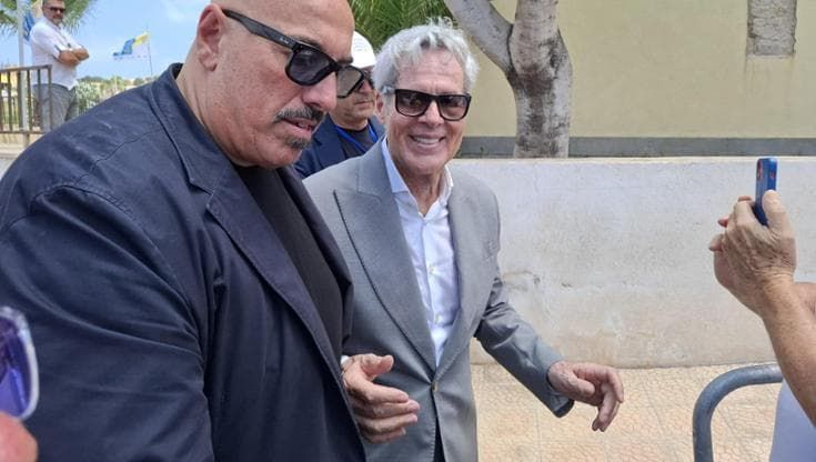 Baglioni a Lampedusa: “L’abbraccio di due papi grande dono per l’isola”