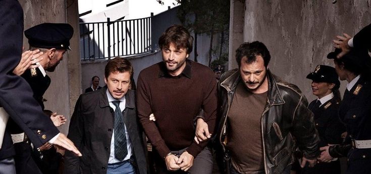 "Sotto copertura", quando lo Stato combatte contro Gomorra 