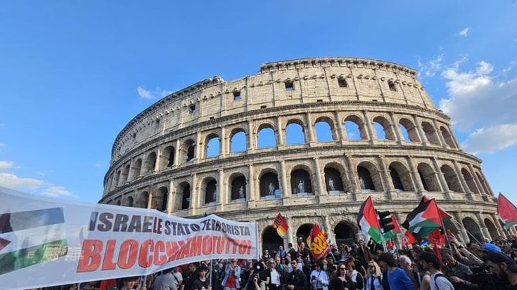 Il corteo pro Gaza dopo gli spari: “Altri blitz con la stessa firma”
