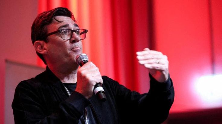 Regno Unito, guerra nel Labour: il sindaco di Manchester Burnham contro Starmer