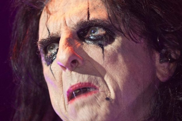 Alice Cooper il ritorno al Pala Alpitour del mito dello shock rock