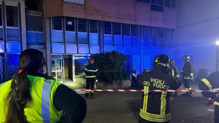 Firenze, incendio a una cabina elettrica, evacuato un condominio in viale Matteotti