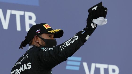 F1, Mercedes e Hamilton ancora insieme: contratto fino al 2023