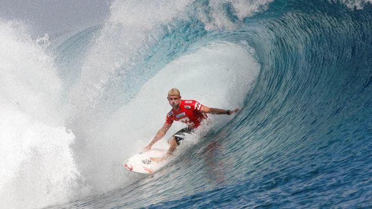 Altro che sostenibilità. Parigi-Tahiti, le Olimpiadi del surf sono a km 16mila. E nella spiaggia eden hanno già distrutto il reef