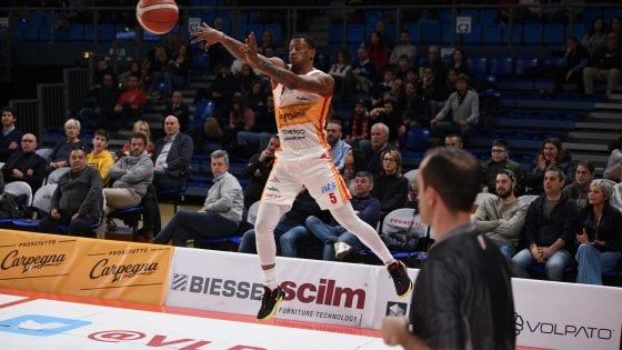 Basket, Coronavirus: positivi due tesserati di Pesaro