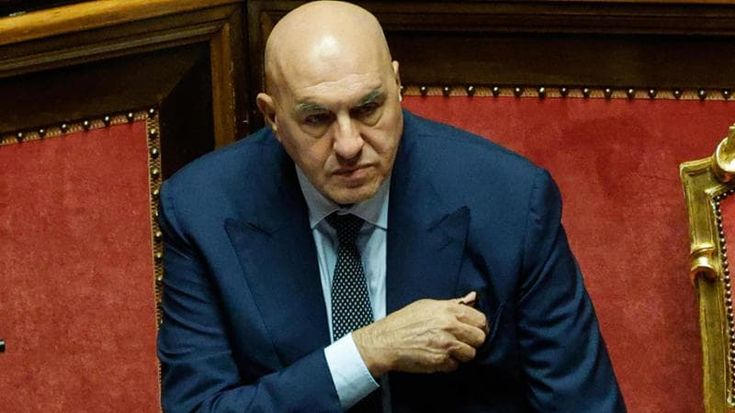 Ucraina, l’allarme di Crosetto: “Putin non si fermerà a Kiev, prepariamoci ad altre follie”