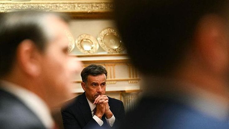 Voci sul capo della Cia Ratcliffe nel ruolo di mediatore tra Mosca e Kiev