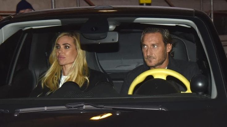 Divorzio Totti-Blasi, scatta la consulenza tecnica: “Va fatta luce sul patrimonio degli ex coniugi”