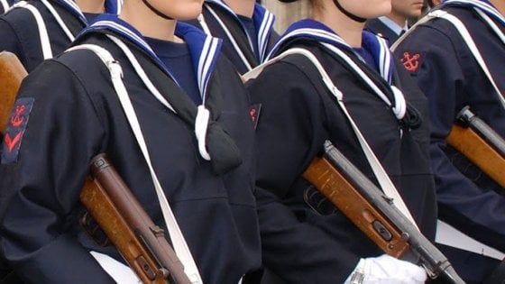 Nonnismo, militare 23enne barese denuncia: "Torturata con la tronchesina". La procura militare apre inchiesta