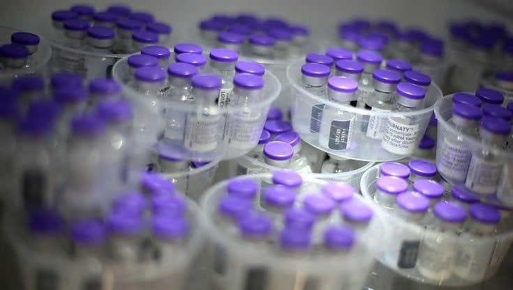 Vaccini, a giugno in Puglia 1,5 mln di dosi. Montanaro: "La metà sarà di Pfizer per i medici di base"