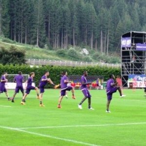 Ciclisti in Val di Fassa al seguito della Fiorentina