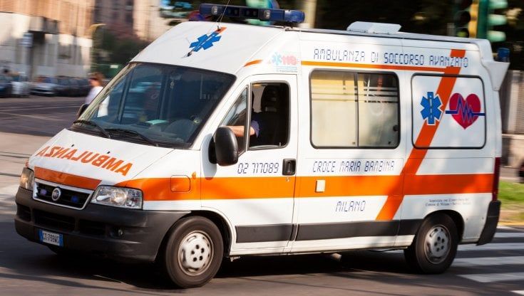 Incidenti stradali, 84enne investita e sbalzata a 10 metri di distanza a Gessate: in codice rosso al San Raffaele