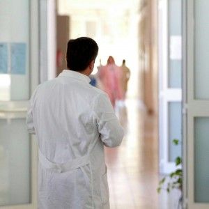 Camici in rivolta, domani ambulatori chiusi  