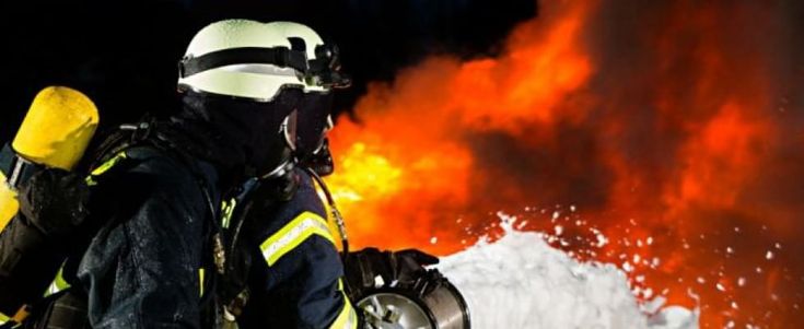 Germania, esplosione in impianto chimico a Krefeld: 13 feriti e 5 operai dispersi