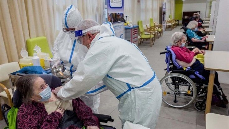 Ospedali e Rsa, per i parenti visite lampo di 45 minuti: le regole dell'Unità di crisi