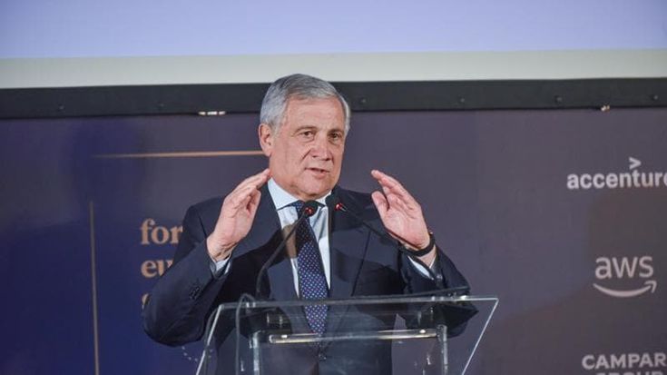 Manovra, gli emendamenti “anti tasse” di Tajani. “Non retrocediamo”
