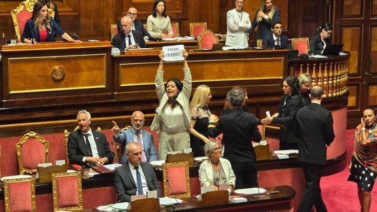 L’opposizione: “Citano Borsellino e bloccano un’inchiesta di mafia”