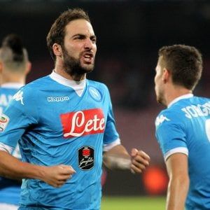 Il Napoli non ci sta: ''Nessuna offerta per Higuain''