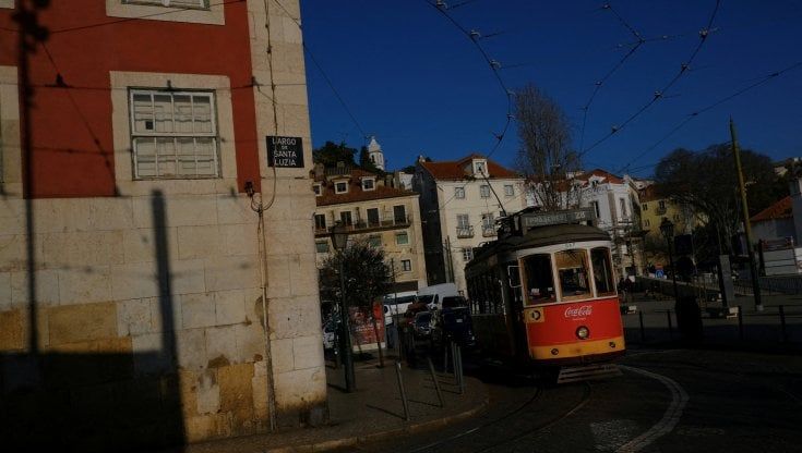 Portogallo, la proposta del governo socialista contro il caro casa. In gestione allo Stato gli immobili sfitti dei privati