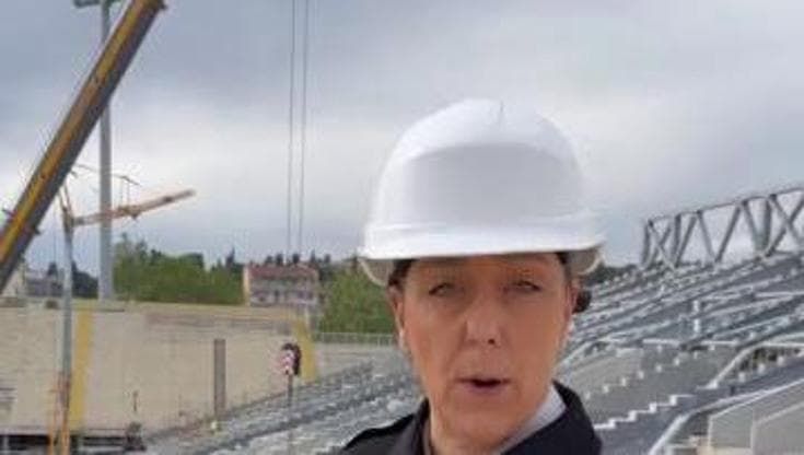 Allo stadio di Firenze la sindaca Sara Funaro mostra l'avanzamento dei lavori per la Fiesole