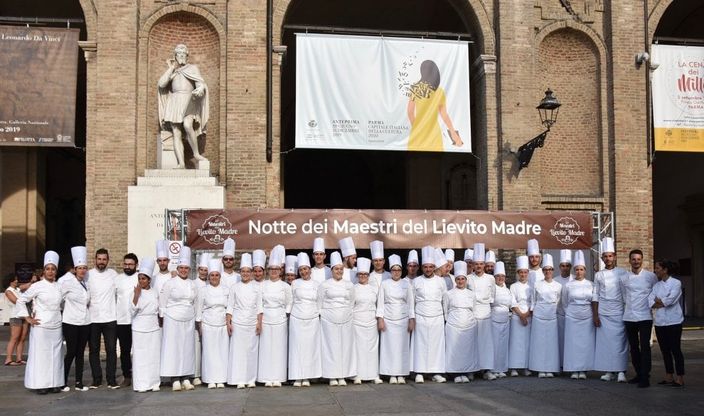 Il panettone è buono anche d'estate: a Parma la notte dei maestri del lievito madre 