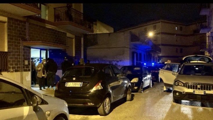 Donna uccisa a coltellate nel Foggiano, c'è un sospettato. I vicini: "Abbiamo sentito le urla"
