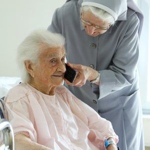 San Giovanni Rotondo, donna di 114 anni operata al seno: sta bene. "Sto diventando vecchia"