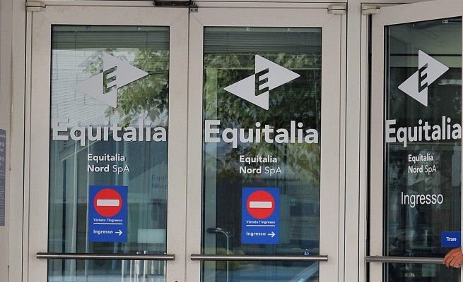 Milano, busta sospetta a Equitalia:<br />dopo i controlli l'allarme &egrave; rientrato