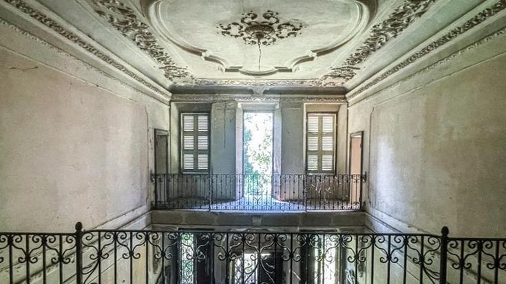 Urbex, i nuovi esploratori a caccia di tesori nascosti: tra ville abbandonate e lunapark decaduti