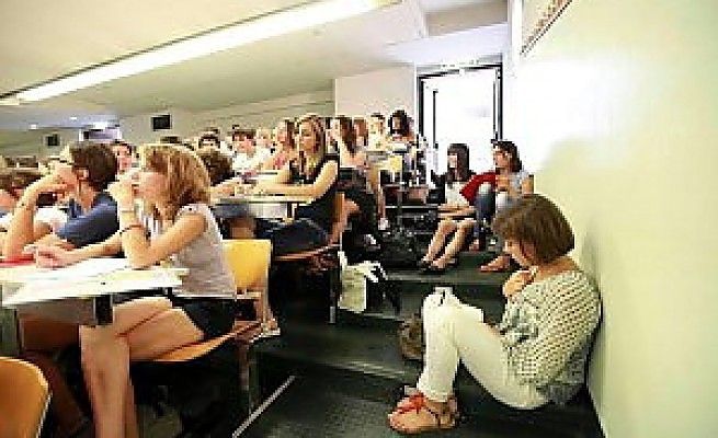 Universit&agrave;, Alma Laurea, i neolaureati <br />guadagnano mille euro al mese
